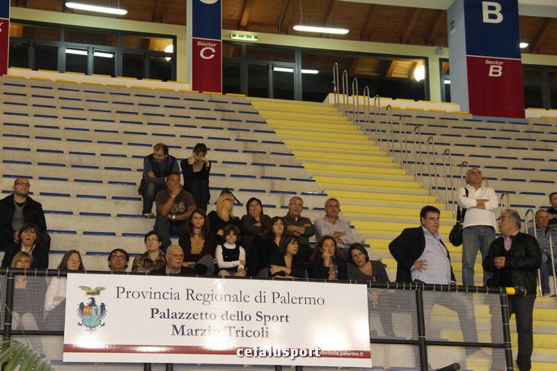 111030 volley 036_tn.jpg
